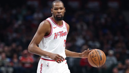 开云体育-纪录预警！杜兰特仅差15分就能超越张伯伦 上升至历史得分榜第7位