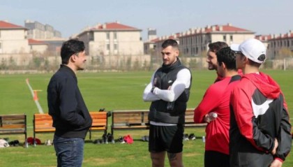 开云kaiyun平台-亚泰兵抵武汉新帅谢晖随队 塞尔吉尼奥解禁复出