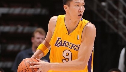 开云体育-中国球员NBA单场最高分：周琦6分，杨瀚森9分，姚明纪录天花板|王治郅|中国篮球|波特兰开拓者队|内线_新浪体育_新浪新闻